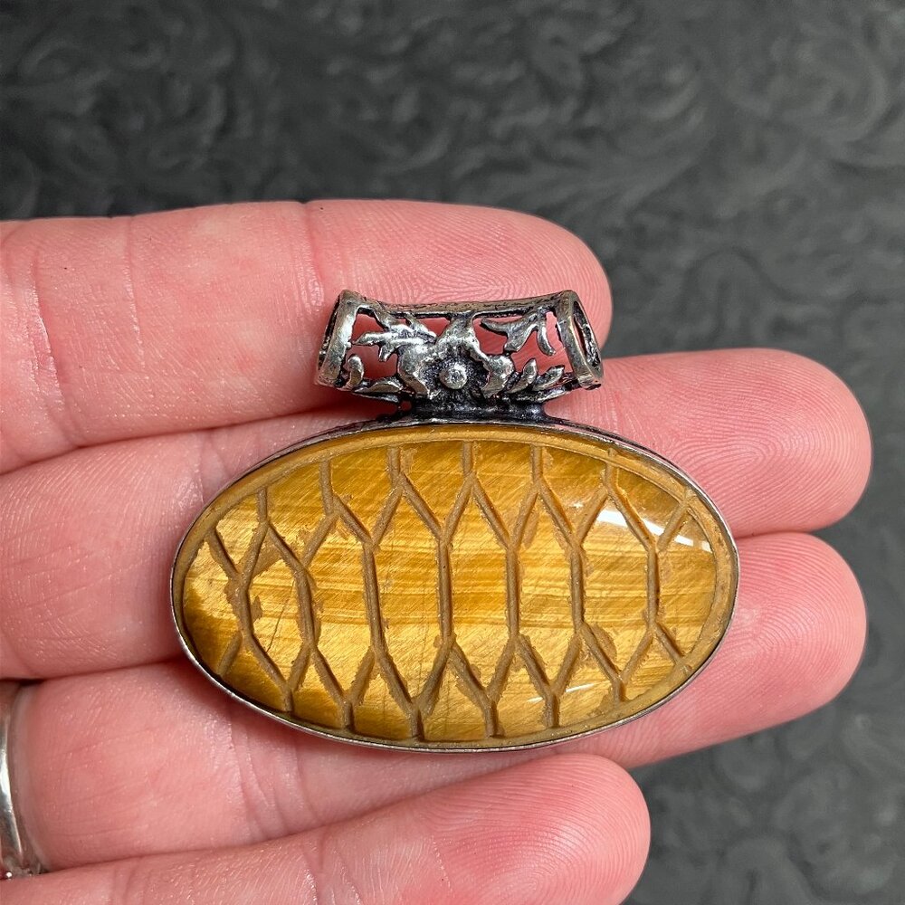 Carved Turtle Shell Tigers Eye Pendant Gemstone Crystal Jewelry